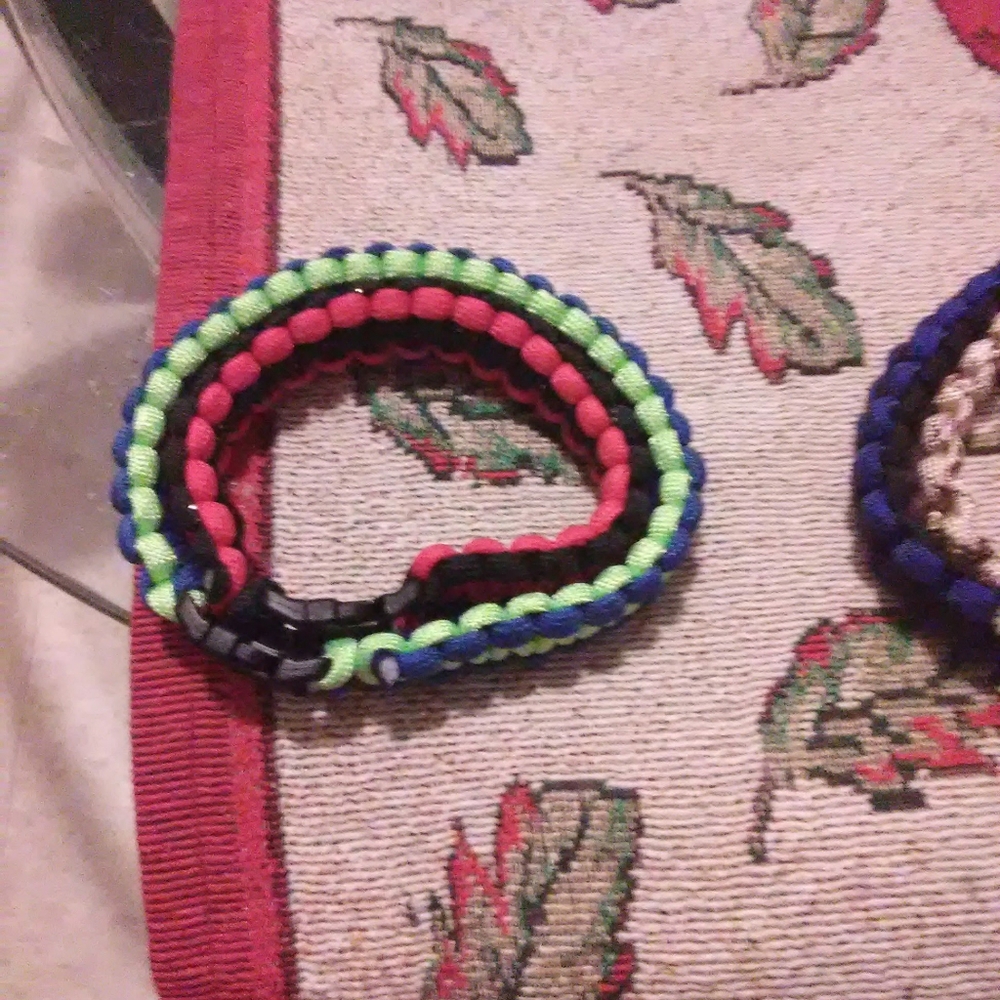 Parachute bracelets - Picture 10 of 16